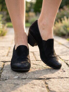 Dansko Robin black burnisbed nubuck leather comfort heels